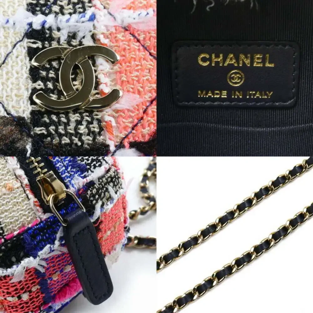 CHANEL Black Shoulder Bag